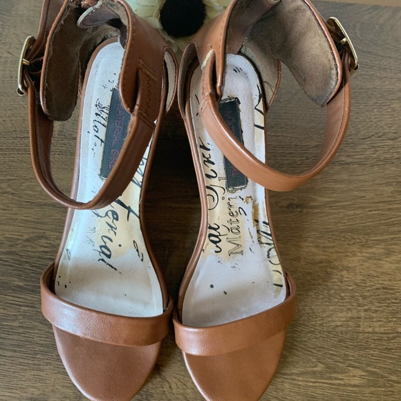 Material Girl sandal - Picture 4 of 8